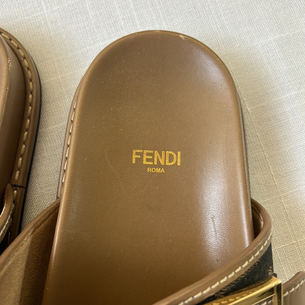 FENDI flat sandals - Picture 5 of 9